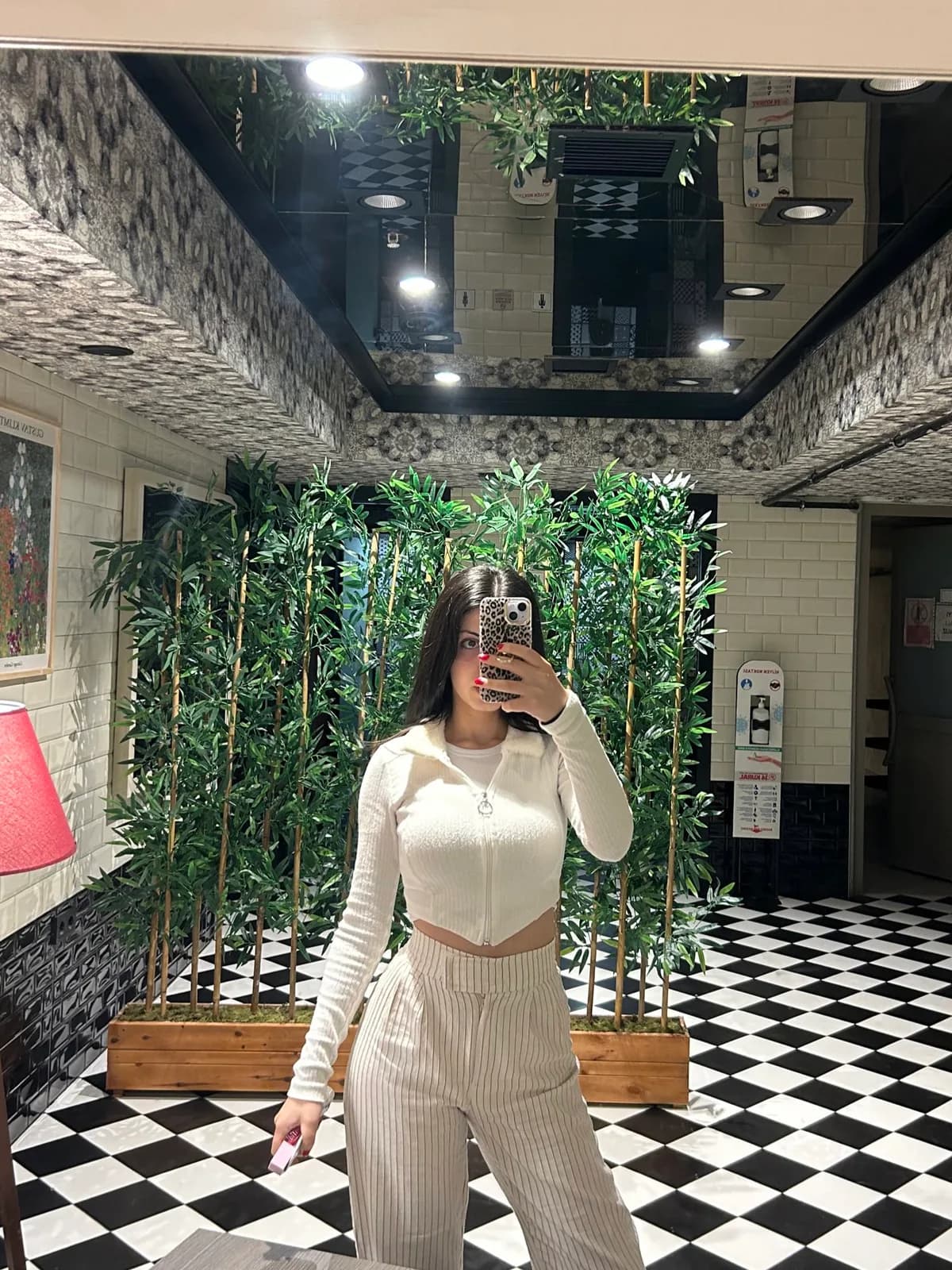 Melike · 27 yaş · Koşuyolu bireysel masöz · Özbek masöz · profil fotoğrafı