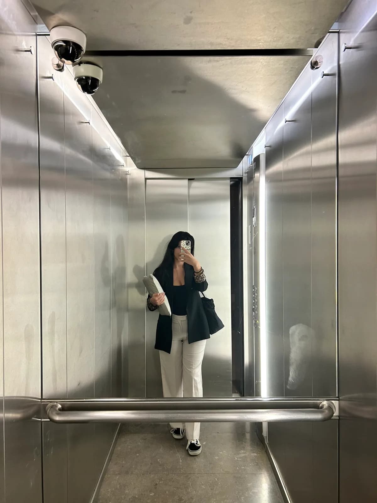 Burcu · 24 yaş · İçerenköy bireysel masöz · Türk masöz · profil fotoğrafı